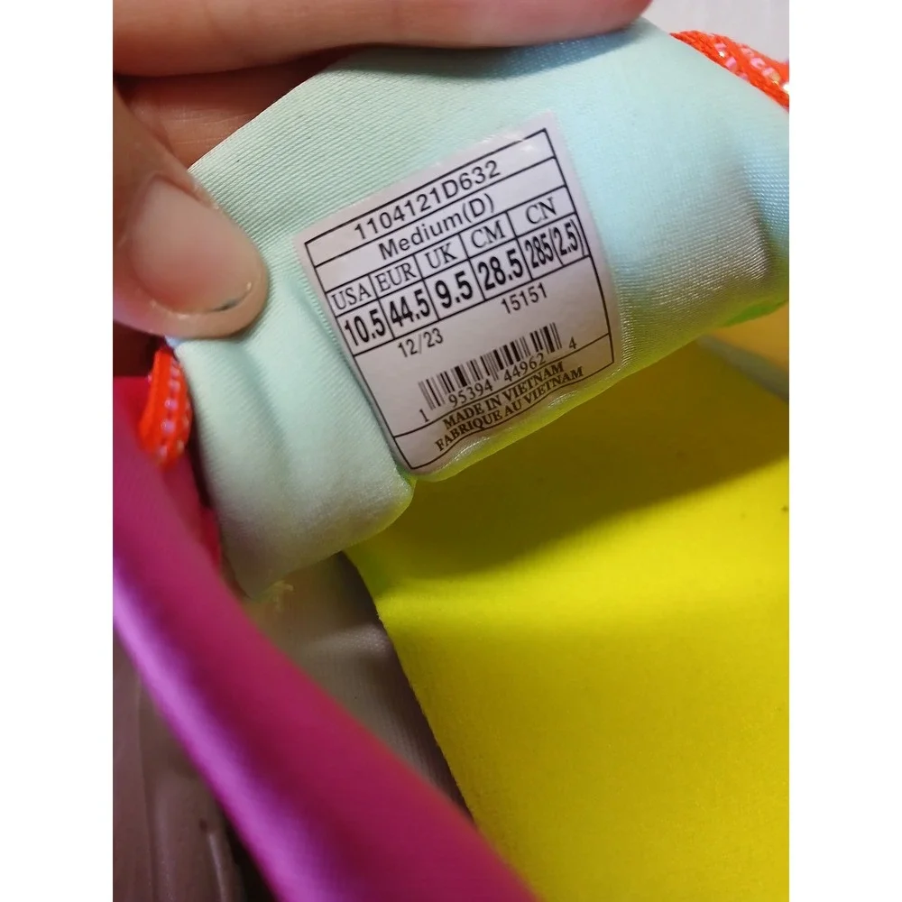 Brooks trace 3 womens 10.5 pride LGBTQ running shoes